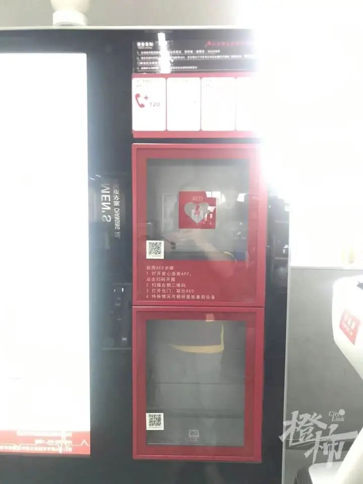 DƬ